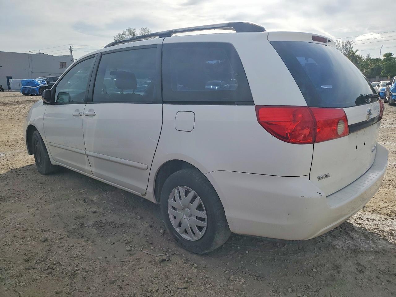 Toyota Sienna Ce 7-passenger