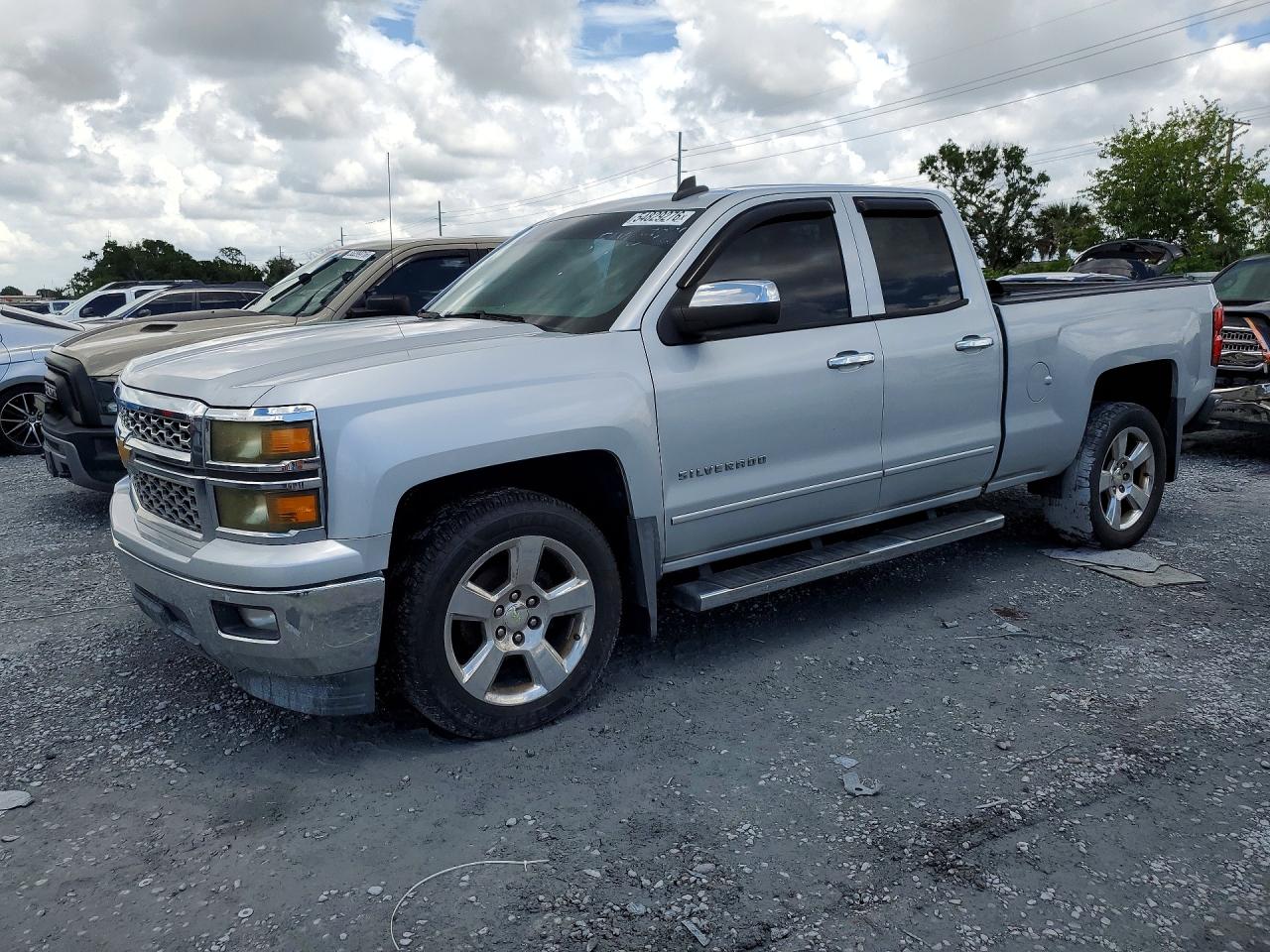 Salvage Chevrolet Silverado Image