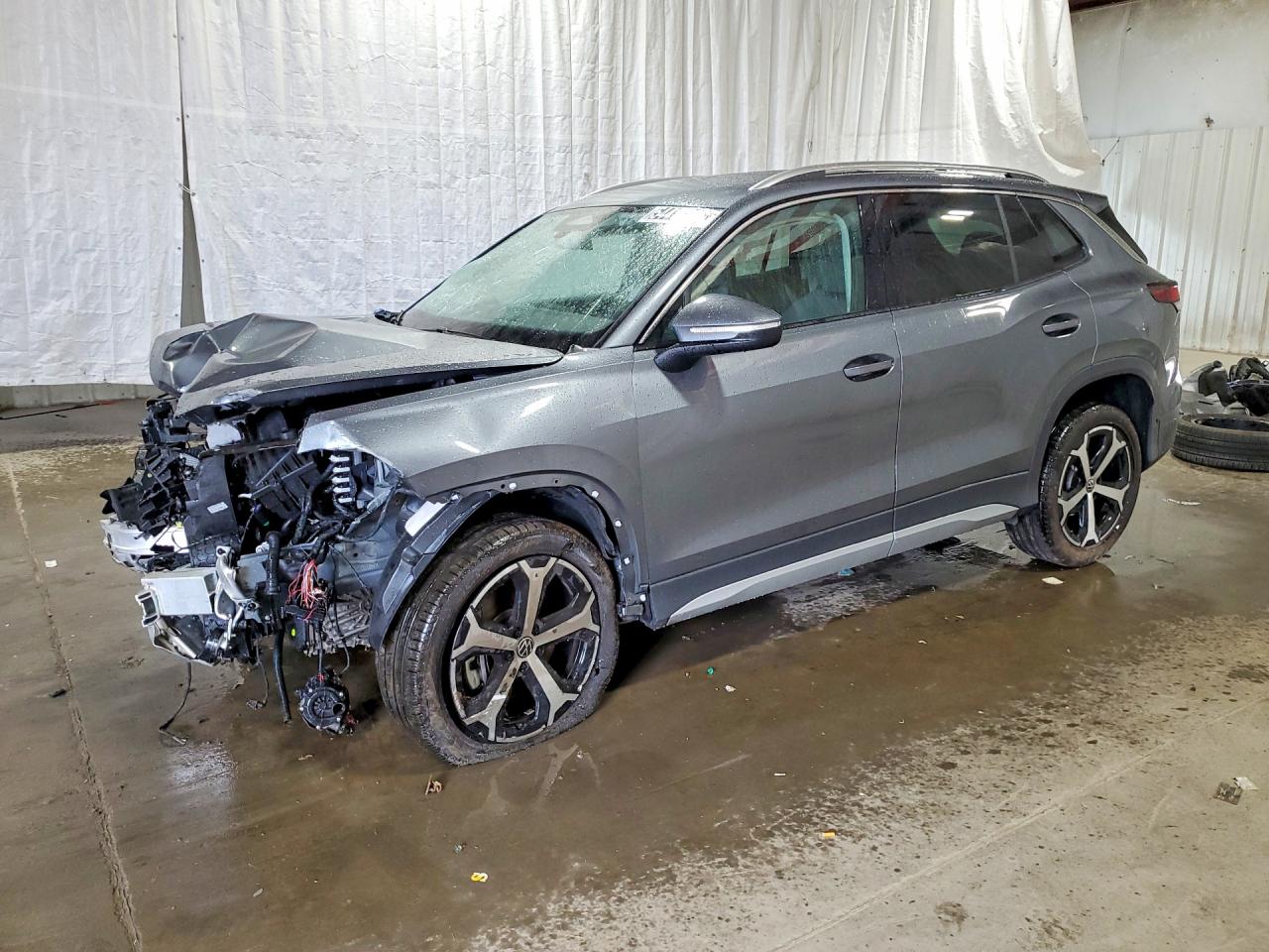 Salvage Volkswagen Tiguan Image