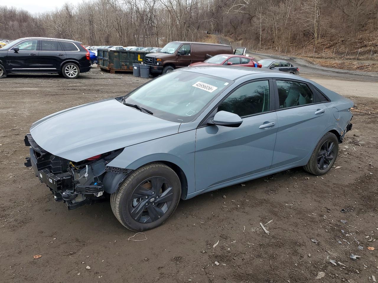 Salvage Hyundai ELANTRA Image