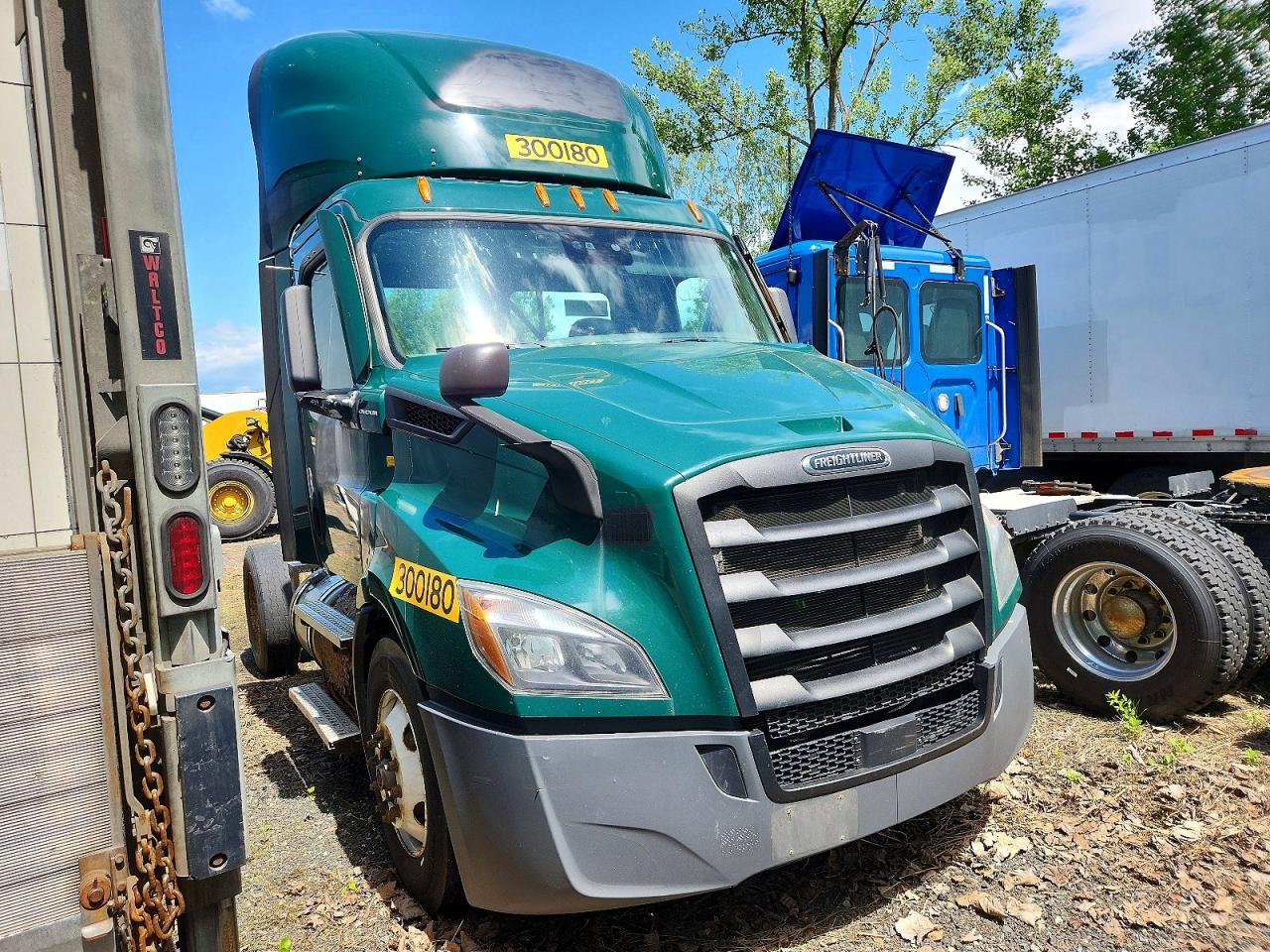 Salvage Freightliner Cascadia 116 Image
