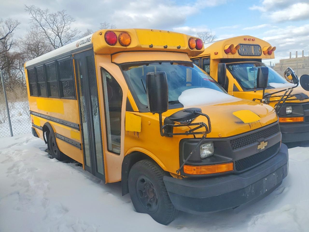 Salvage Chevrolet Express Image