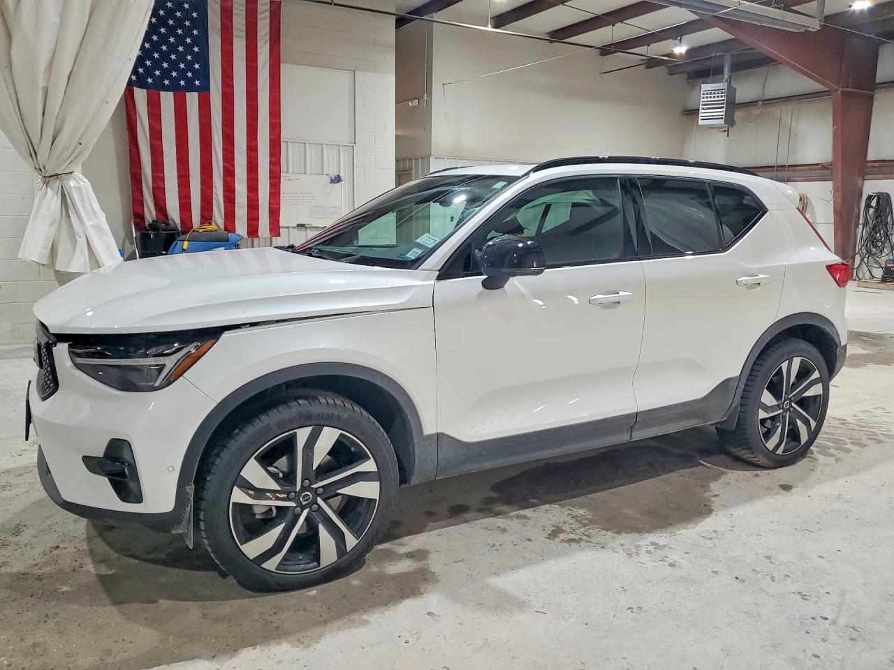 Salvage Volvo XC40 Image