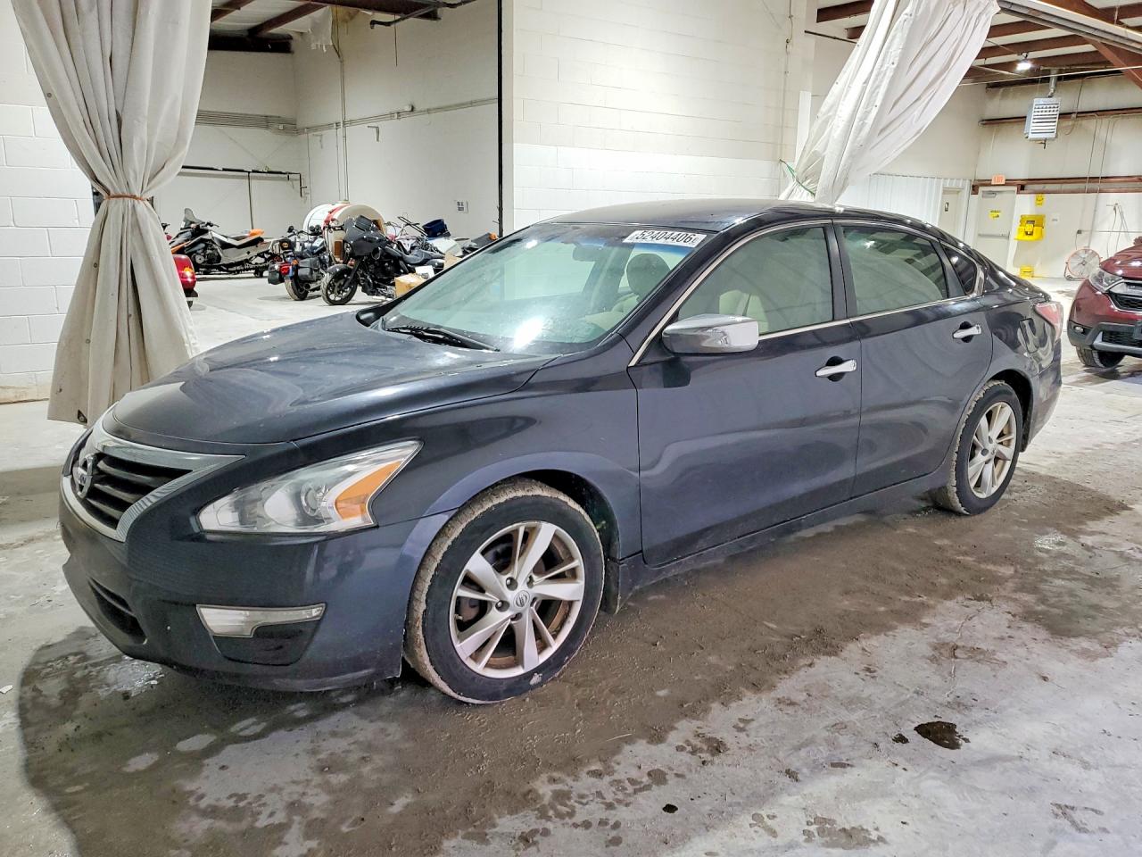 Salvage Nissan Altima Image