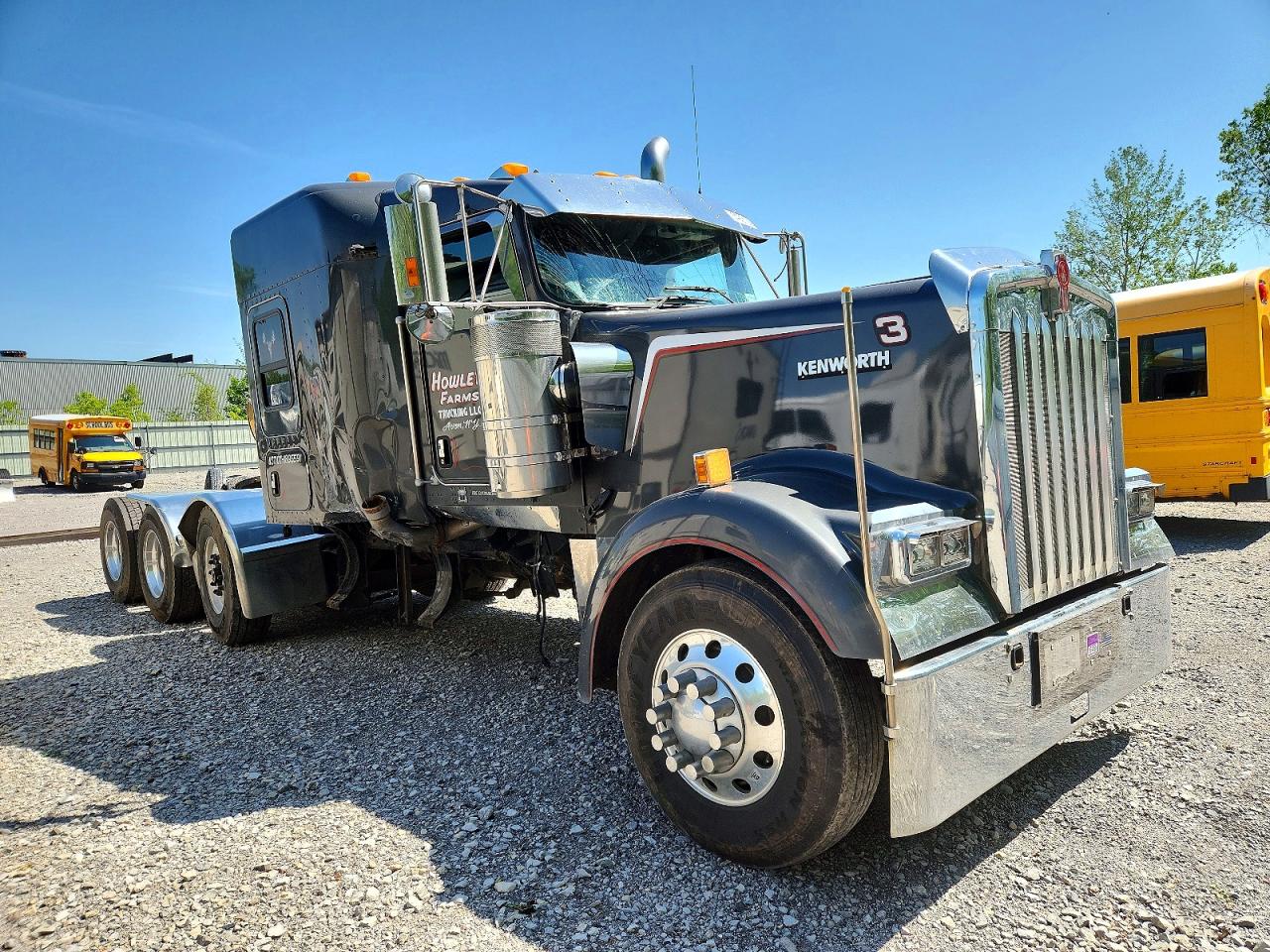 Salvage Kenworth Construction Image