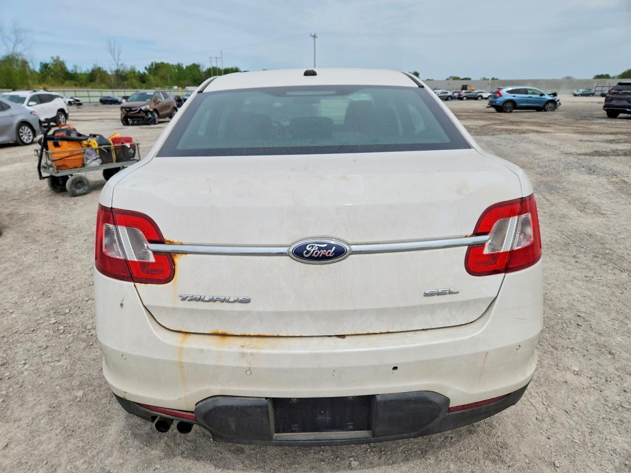 Ford Taurus Sel