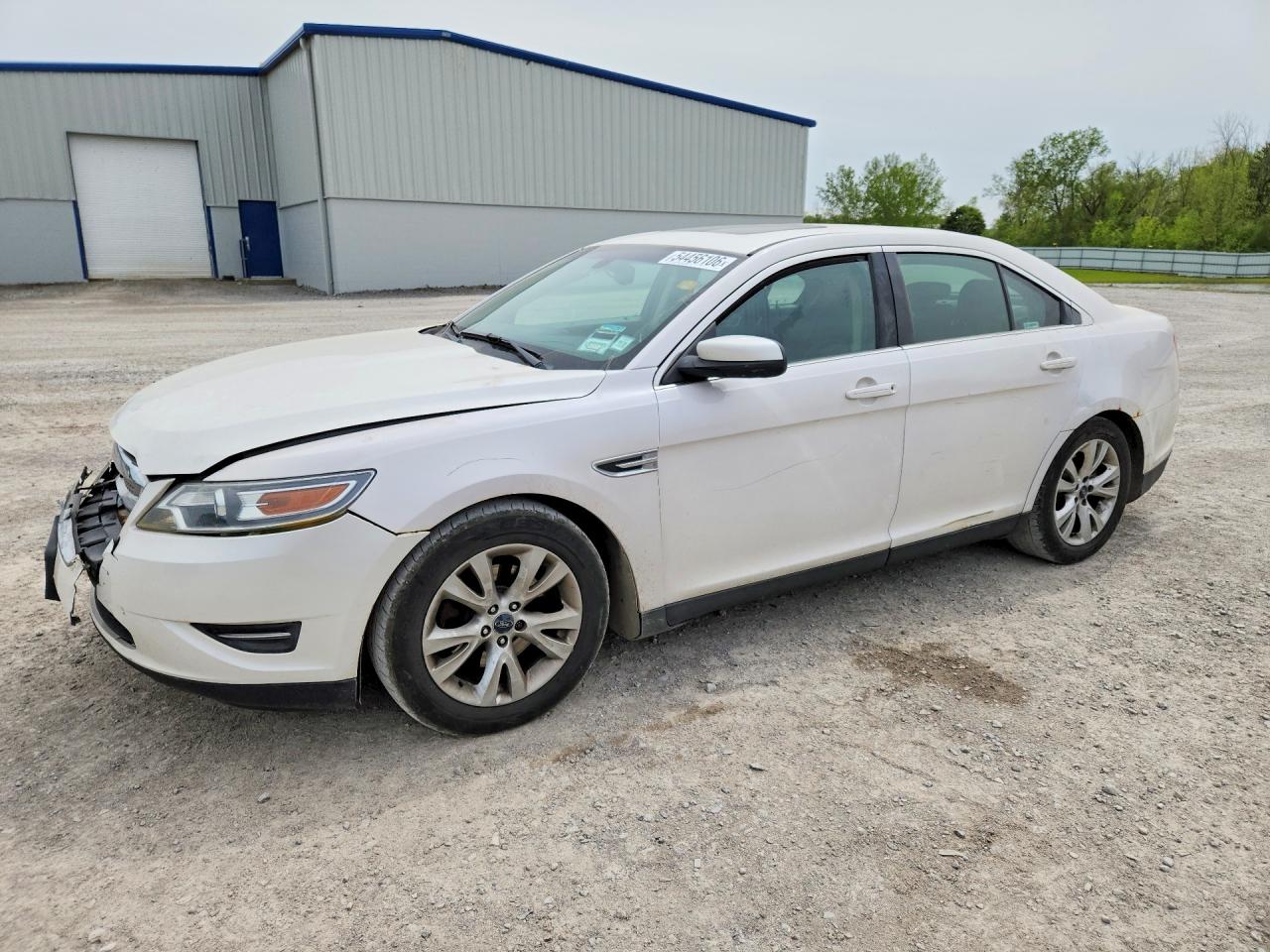 Salvage Ford Taurus Image