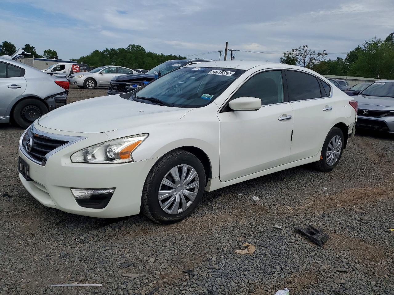 Salvage Nissan Altima Image