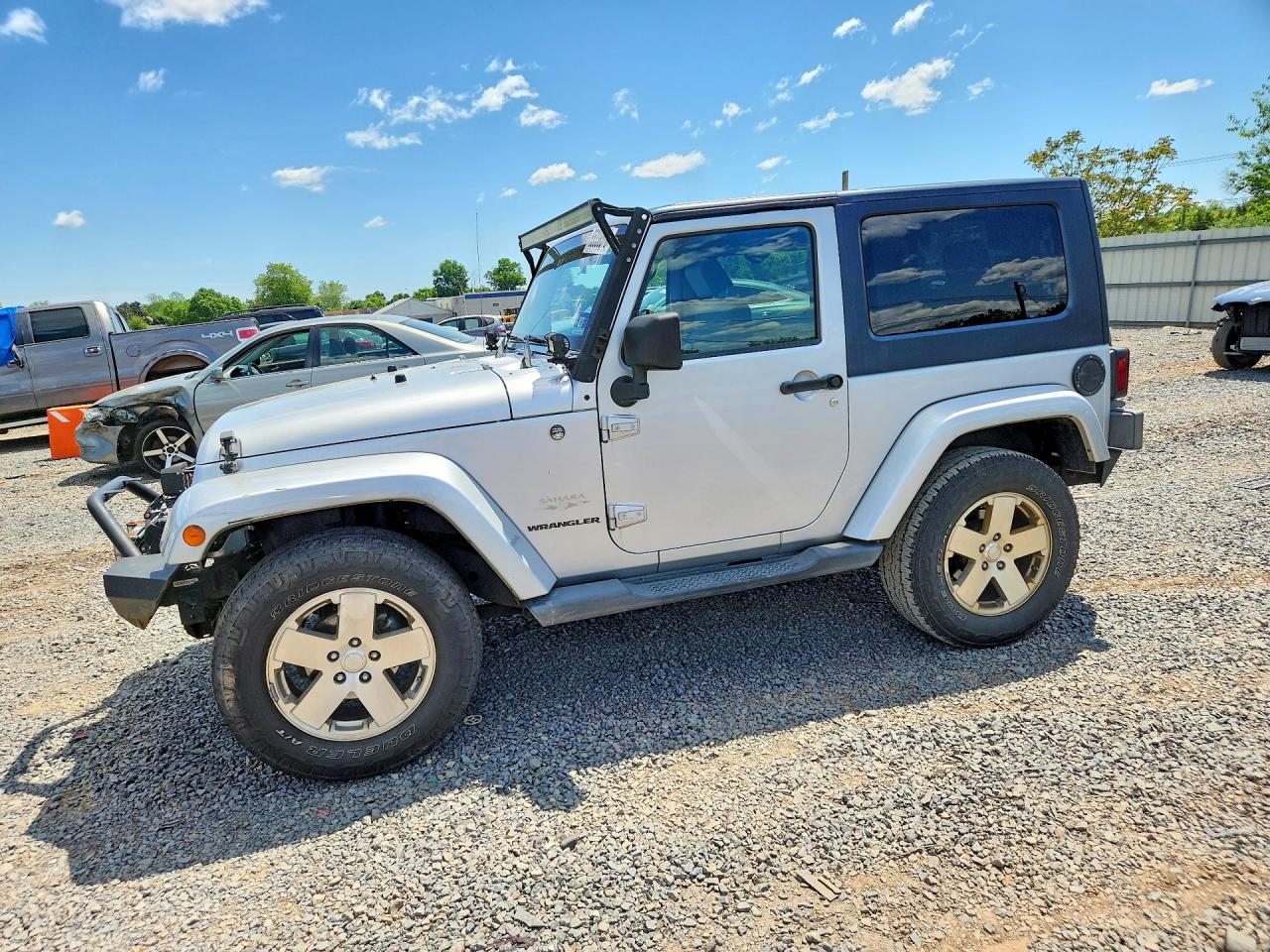Salvage Jeep Wrangler Image
