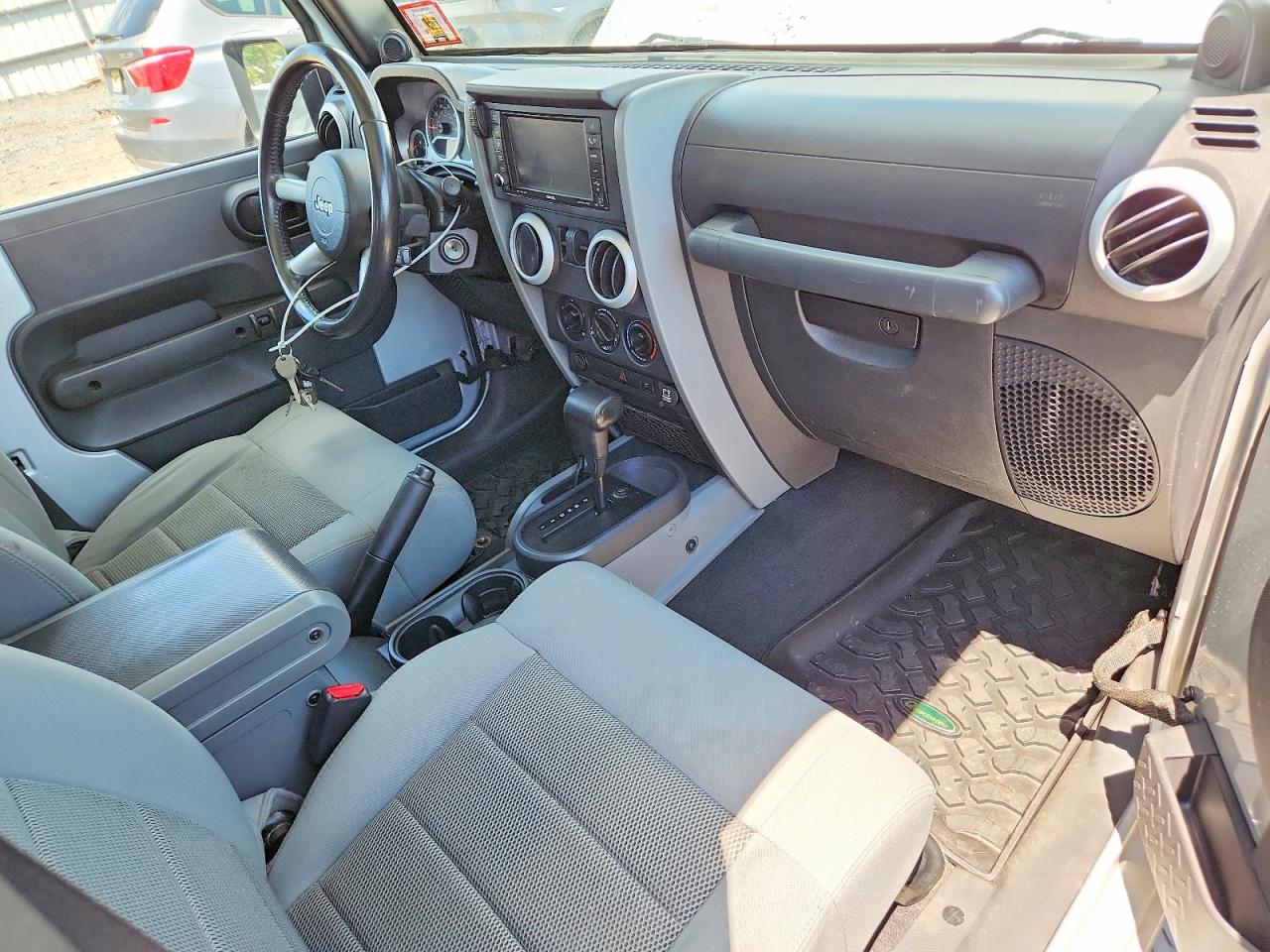 Jeep Wrangler Sahara