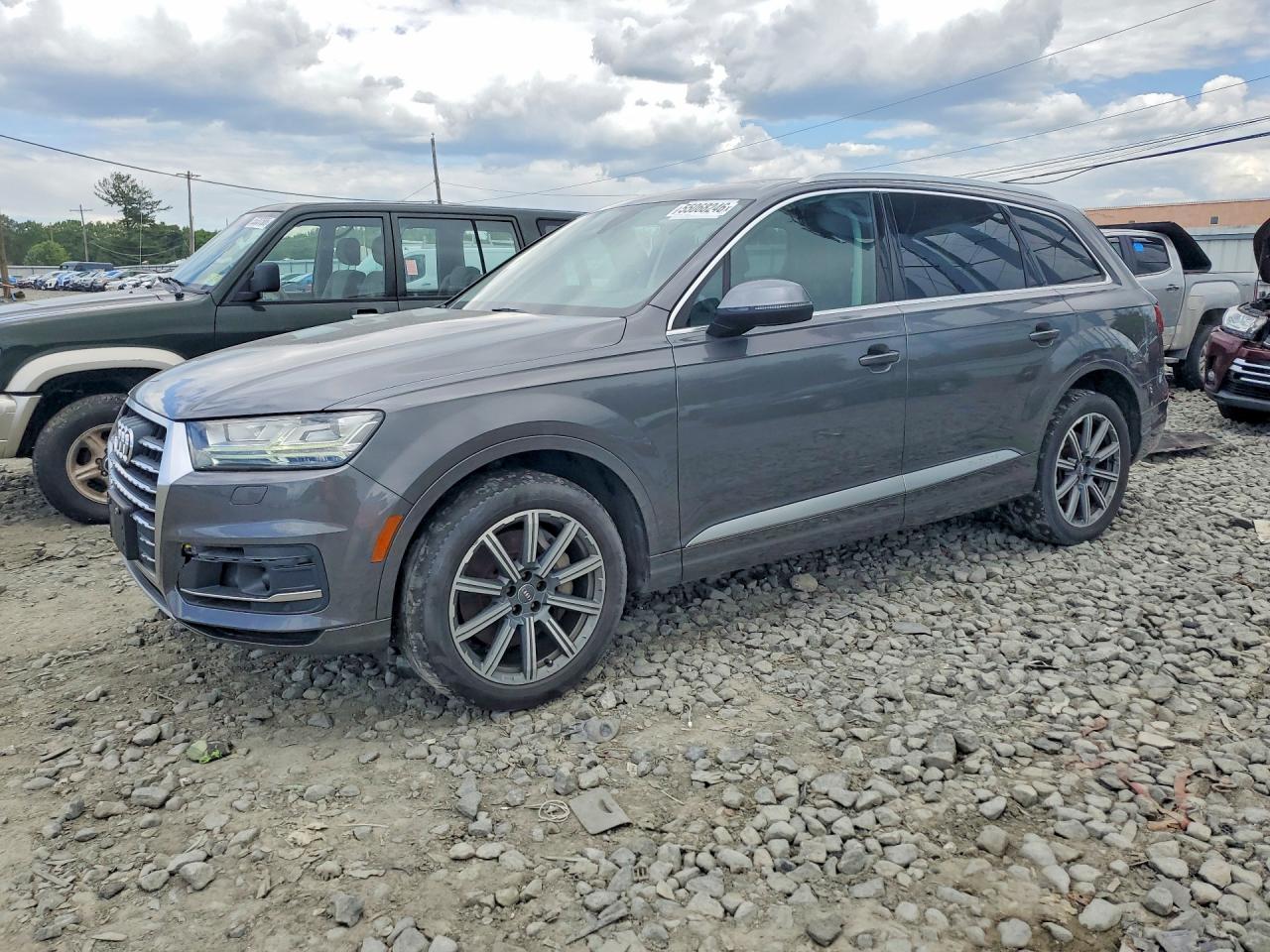 Salvage Audi Q7 Image