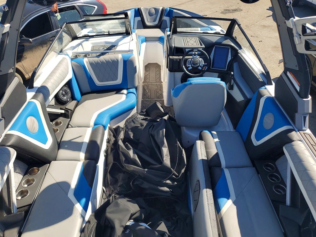 Tige Jetski