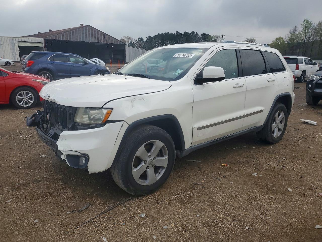 Salvage Jeep Grand Cherokee Image