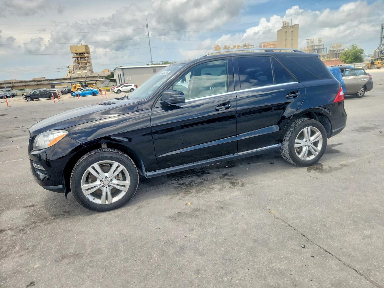 Salvage Mercedes-Benz M-Class Image
