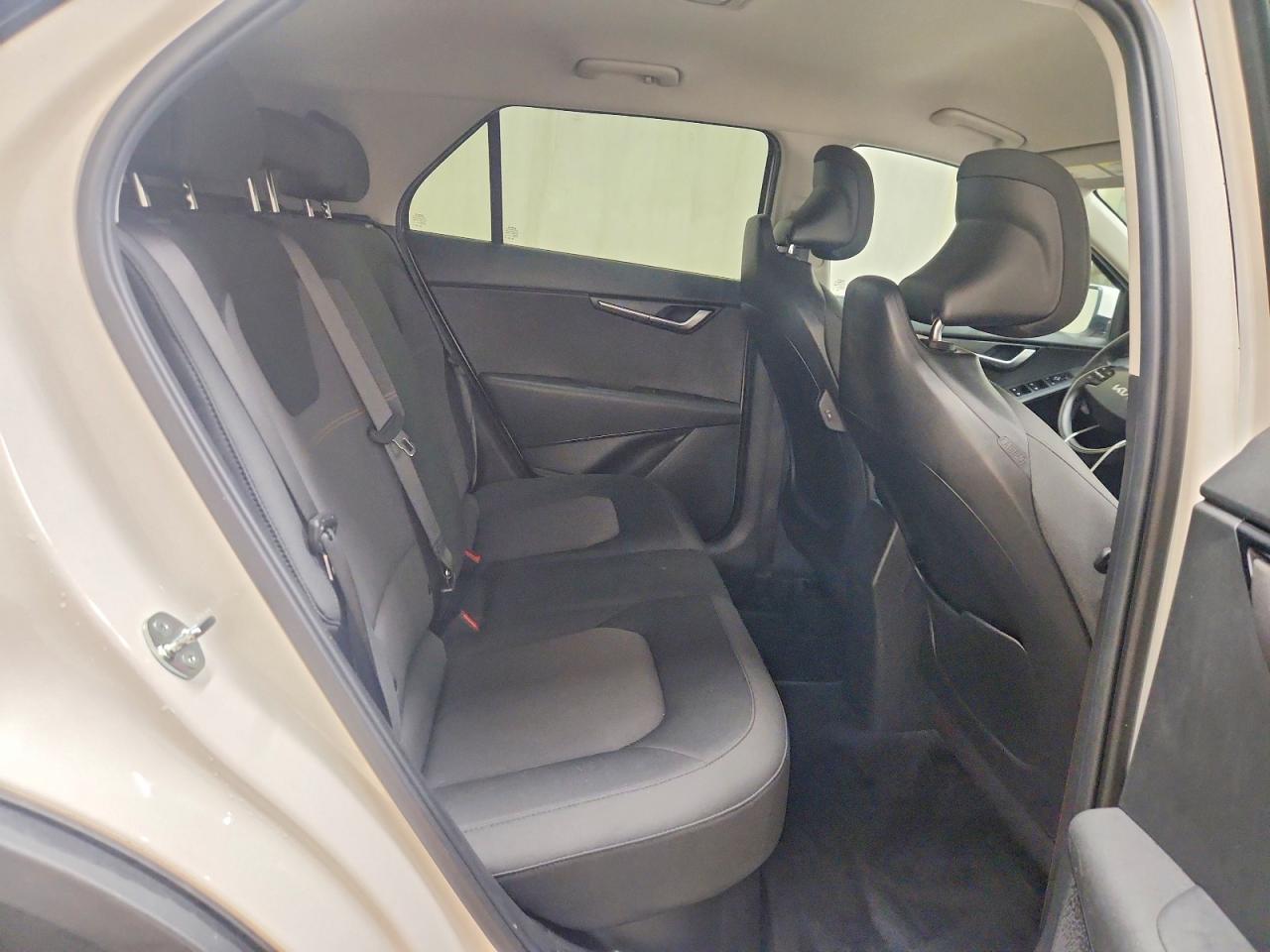 Kia Niro Lx