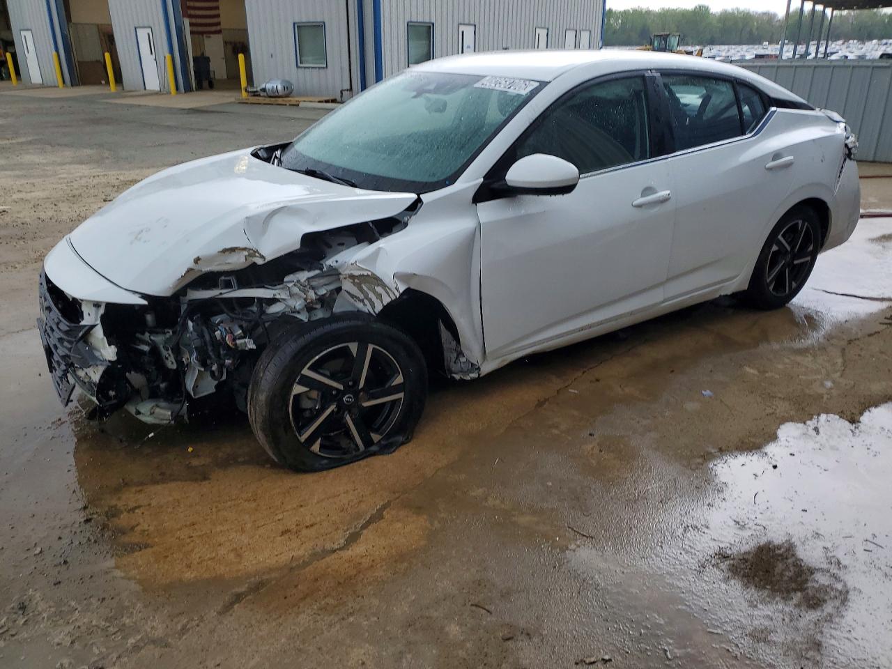 Salvage Nissan Sentra Image