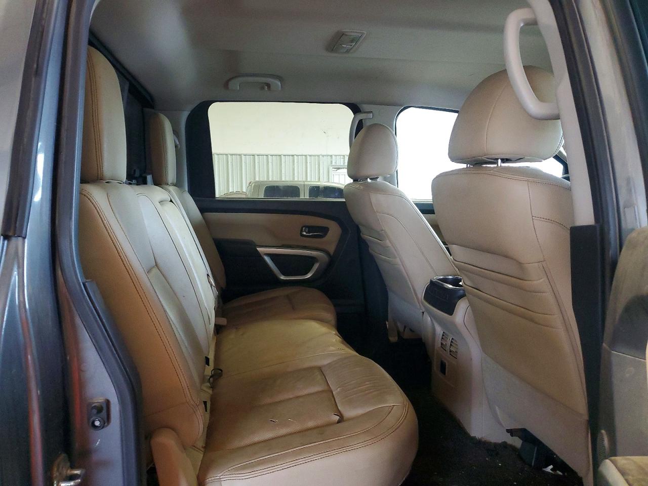 Nissan Titan Sl
