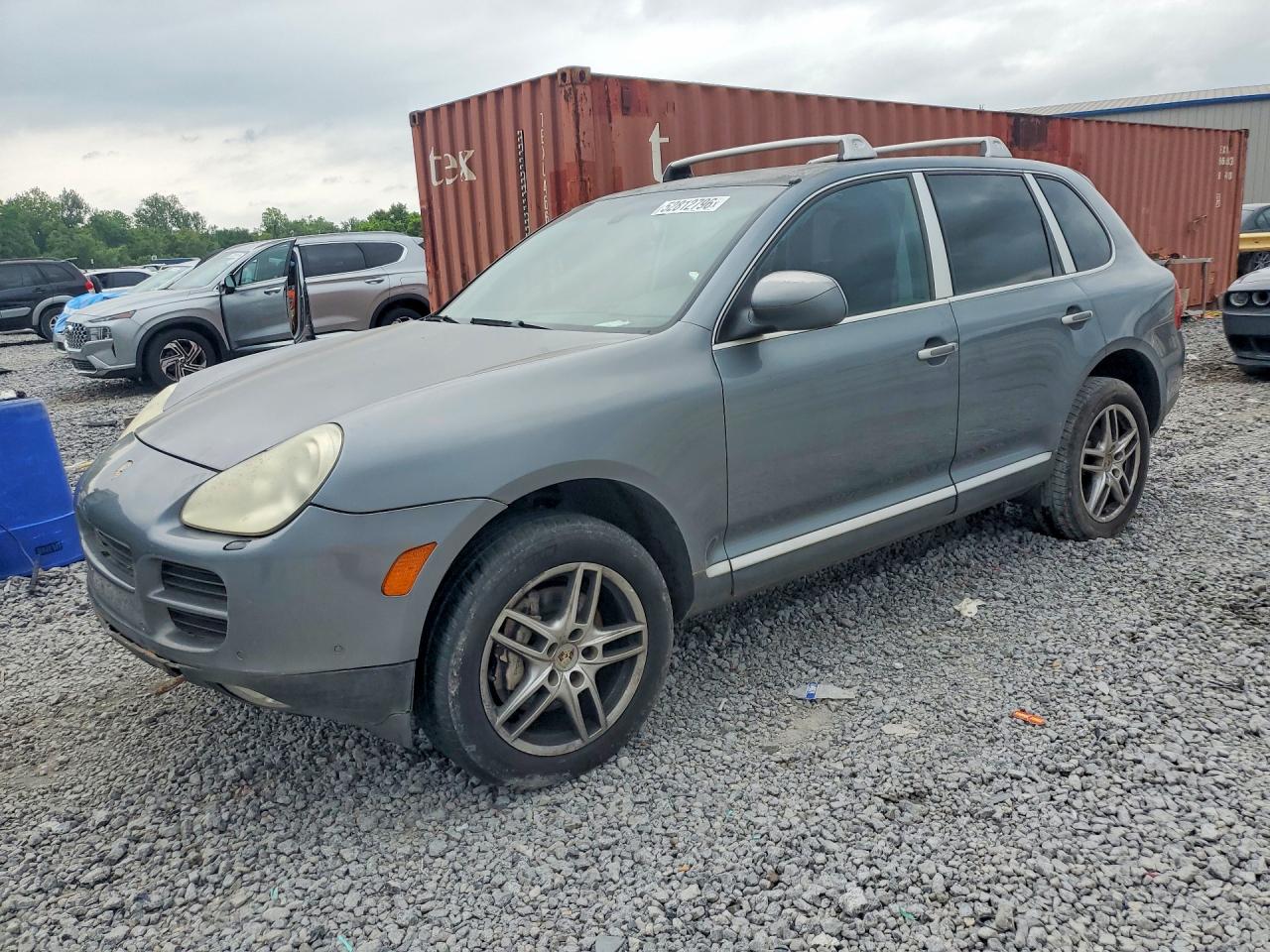 Salvage Porsche Cayenne Image