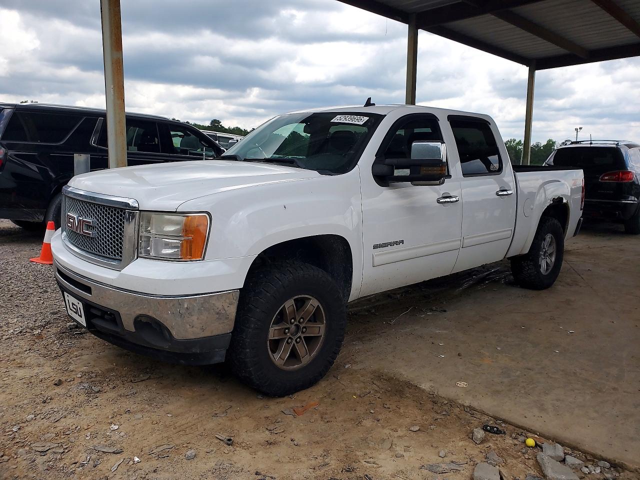 Salvage GMC Sierra Image