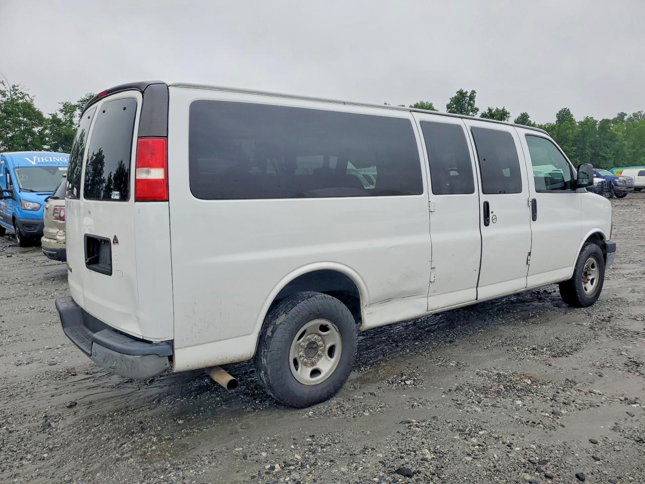 Chevrolet Express Lt