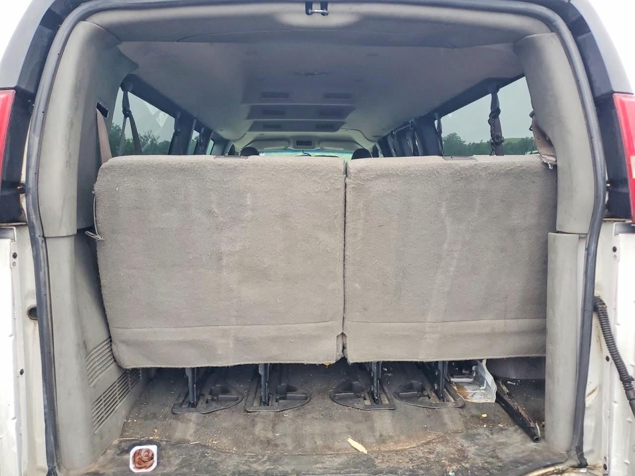 Chevrolet Express Lt