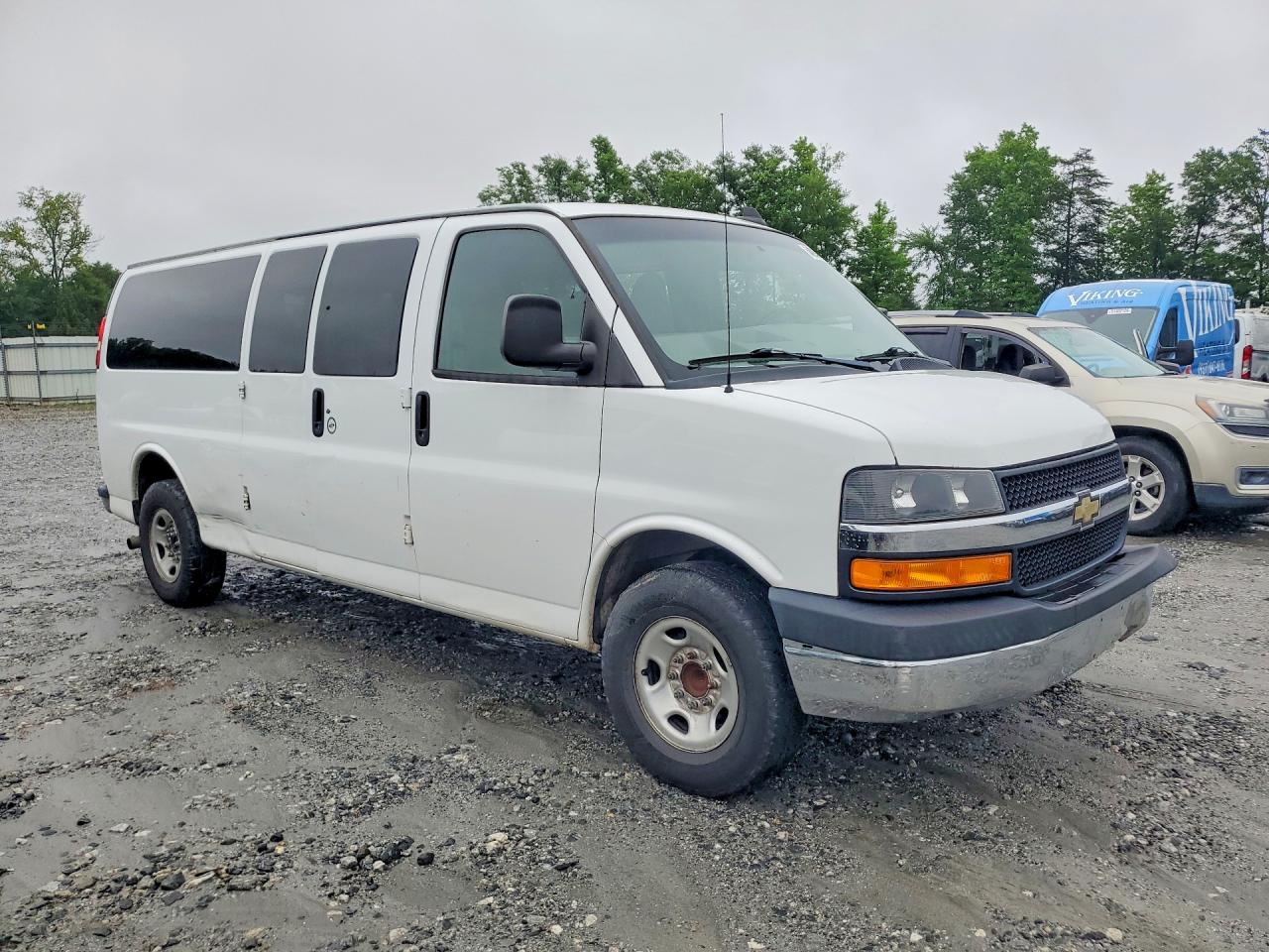 Chevrolet Express Lt