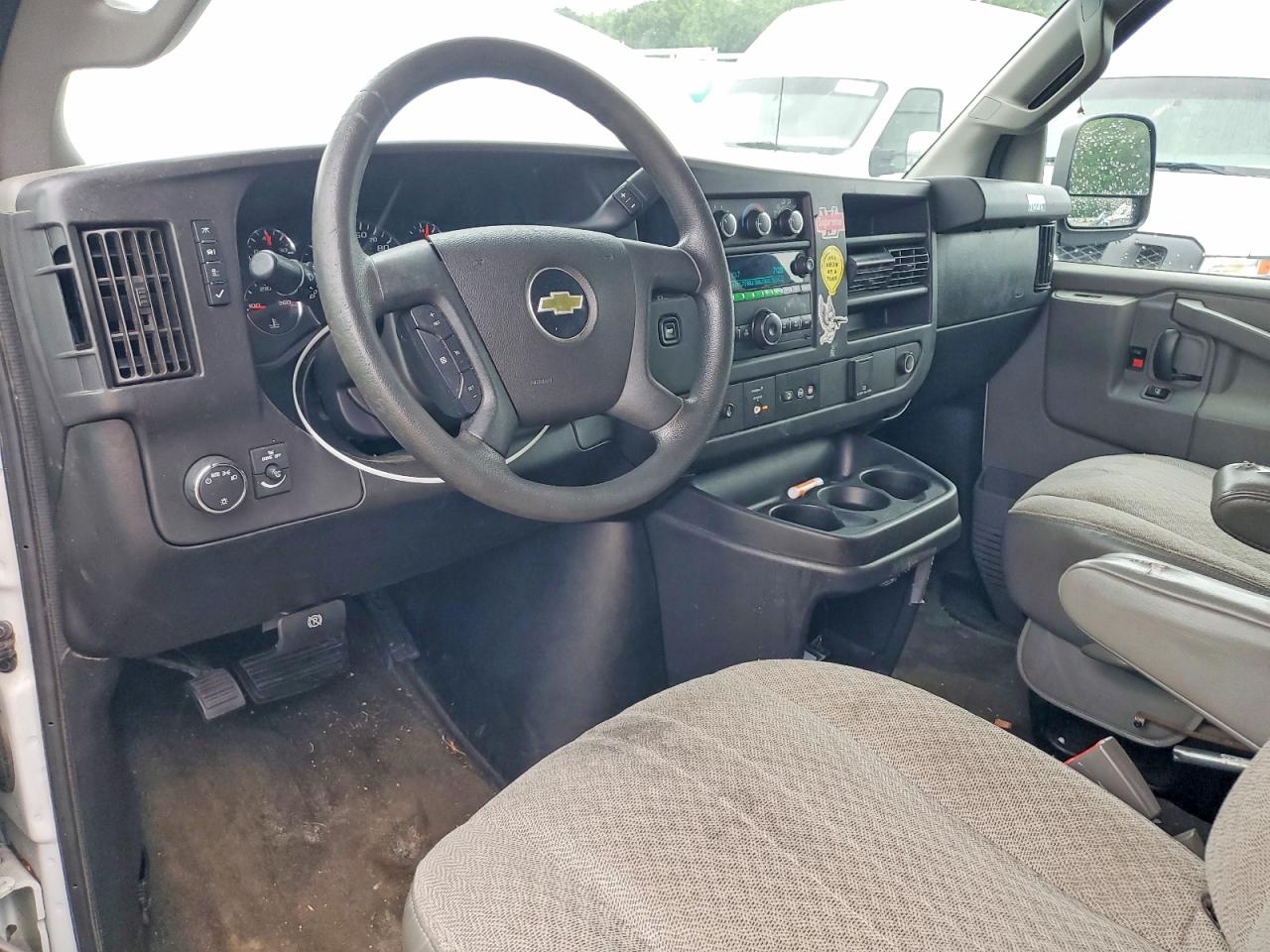 Chevrolet Express Lt