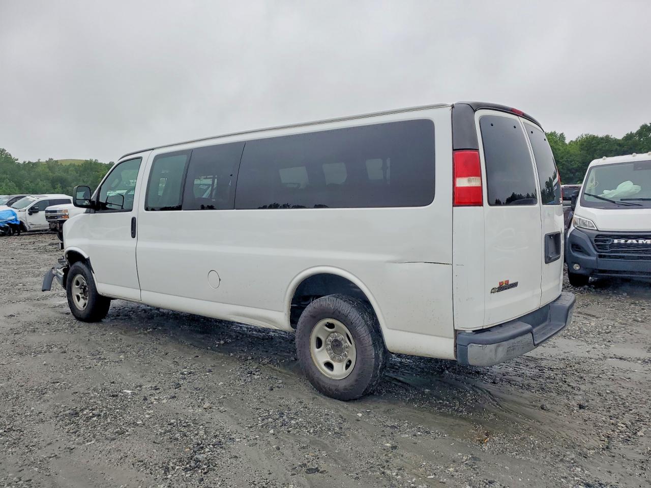 Chevrolet Express Lt