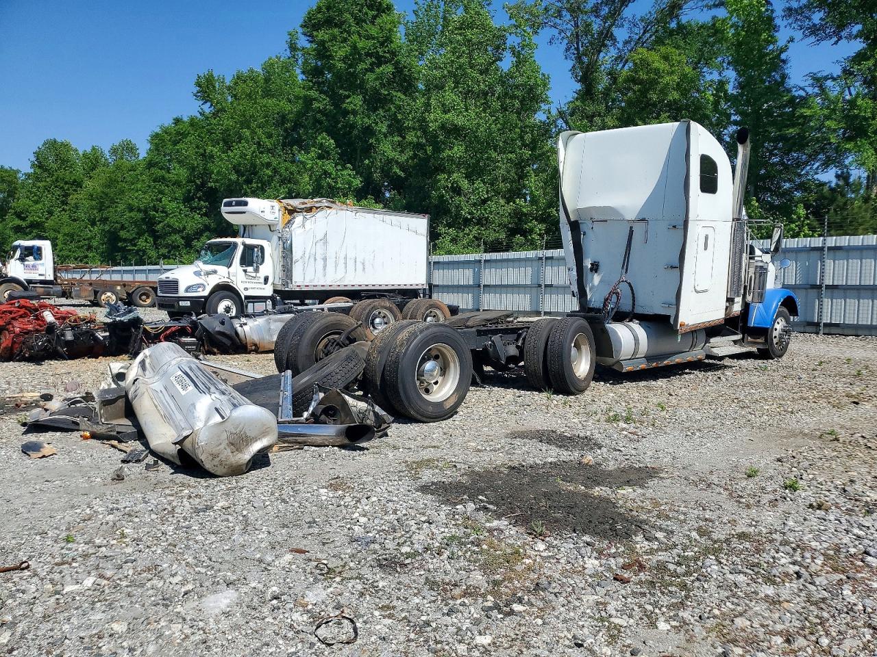Freightliner Fld132