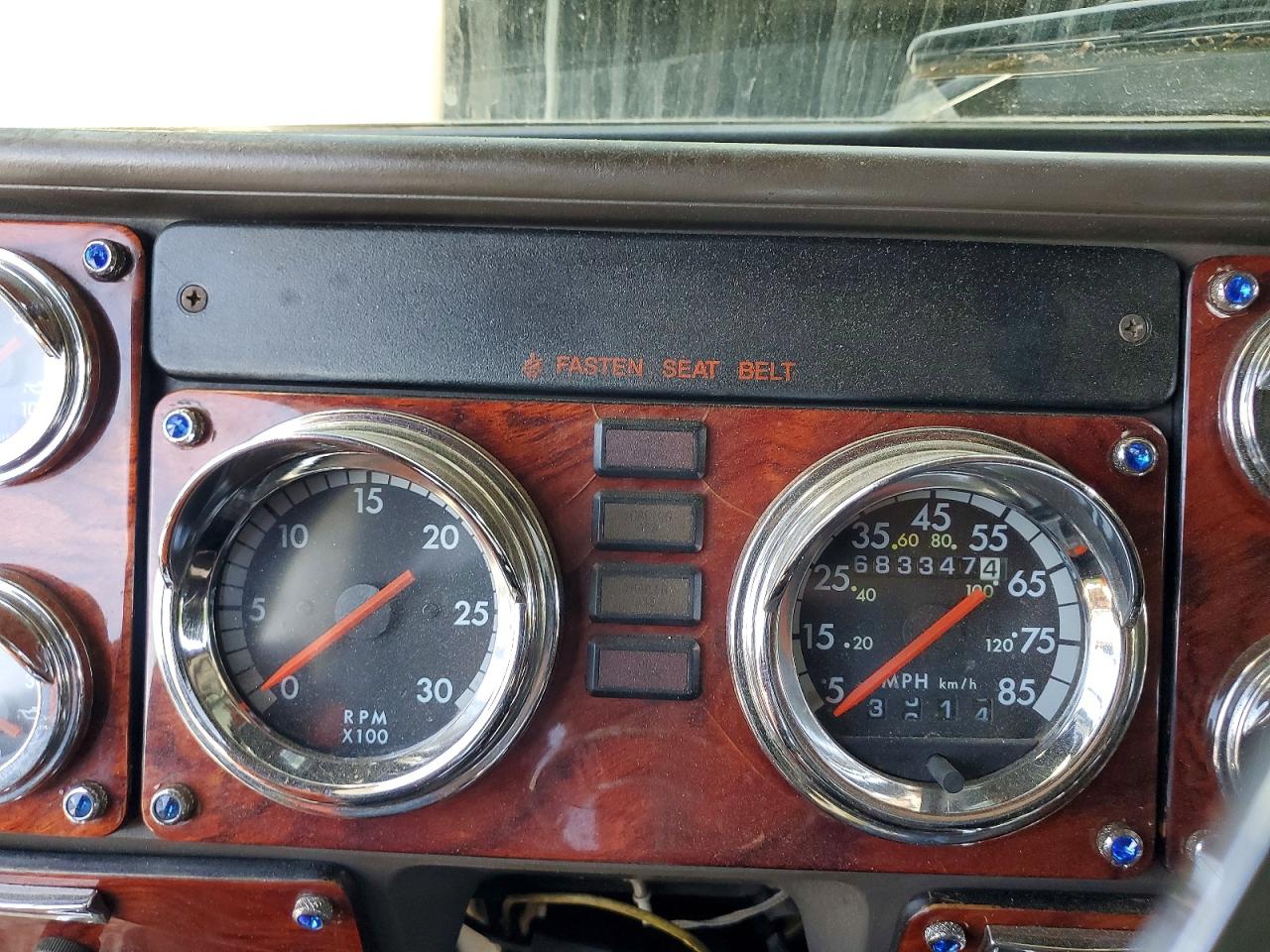 Freightliner Fld132
