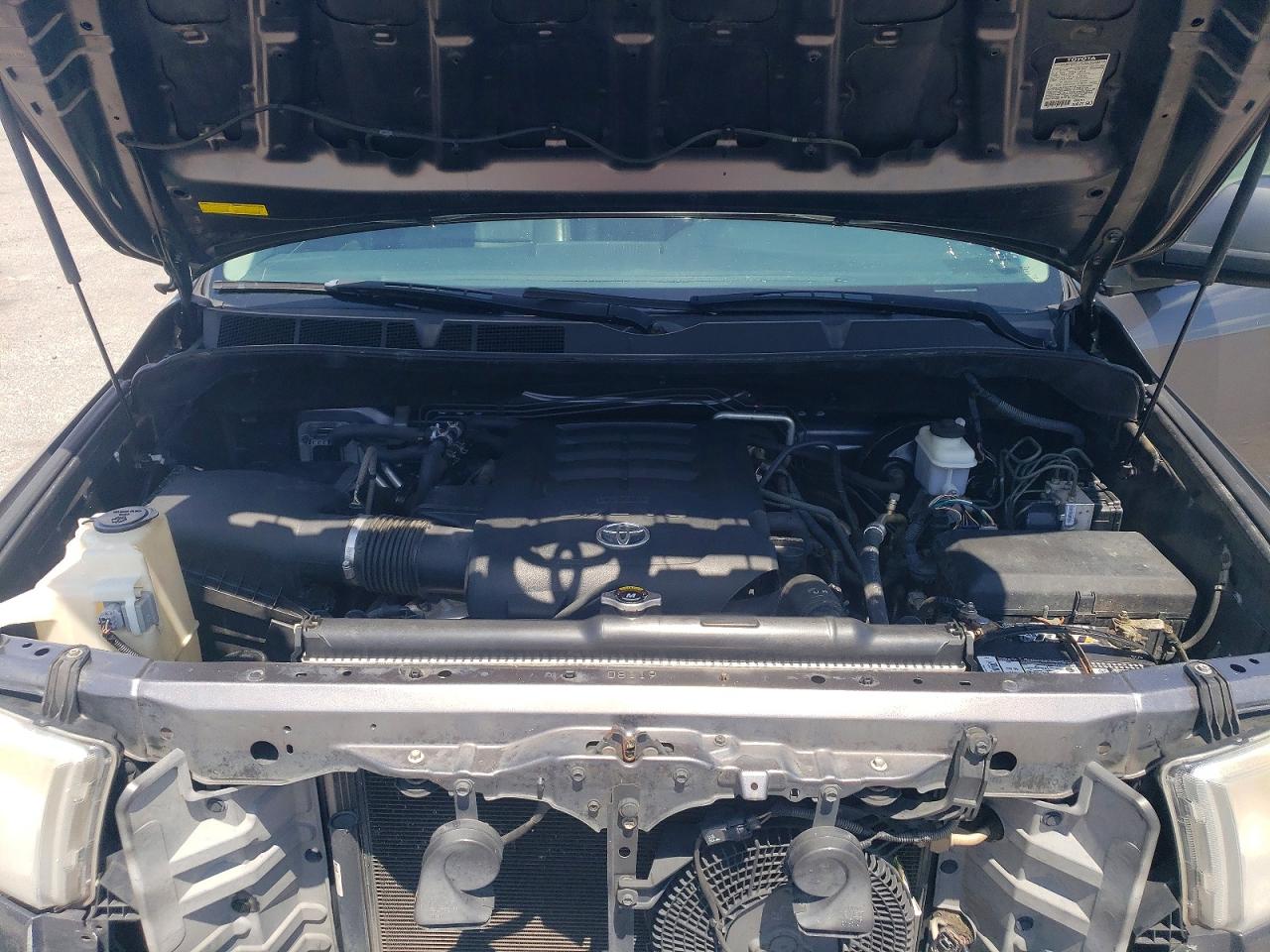 Toyota Sequoia Sr5
