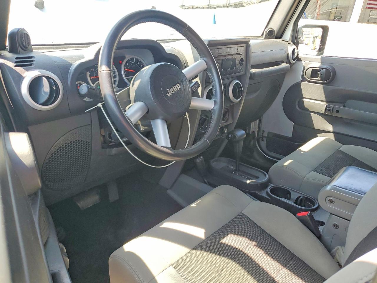 Jeep Wrangler Sahara