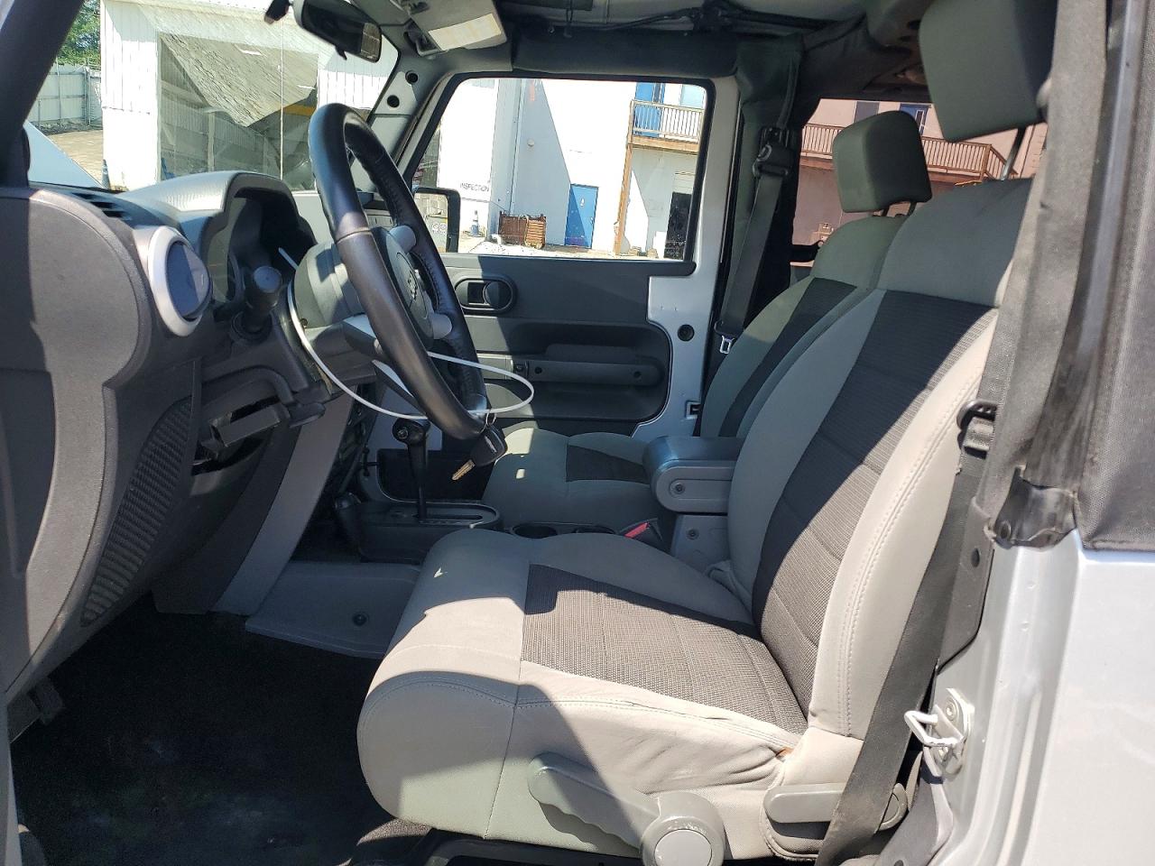 Jeep Wrangler Sahara