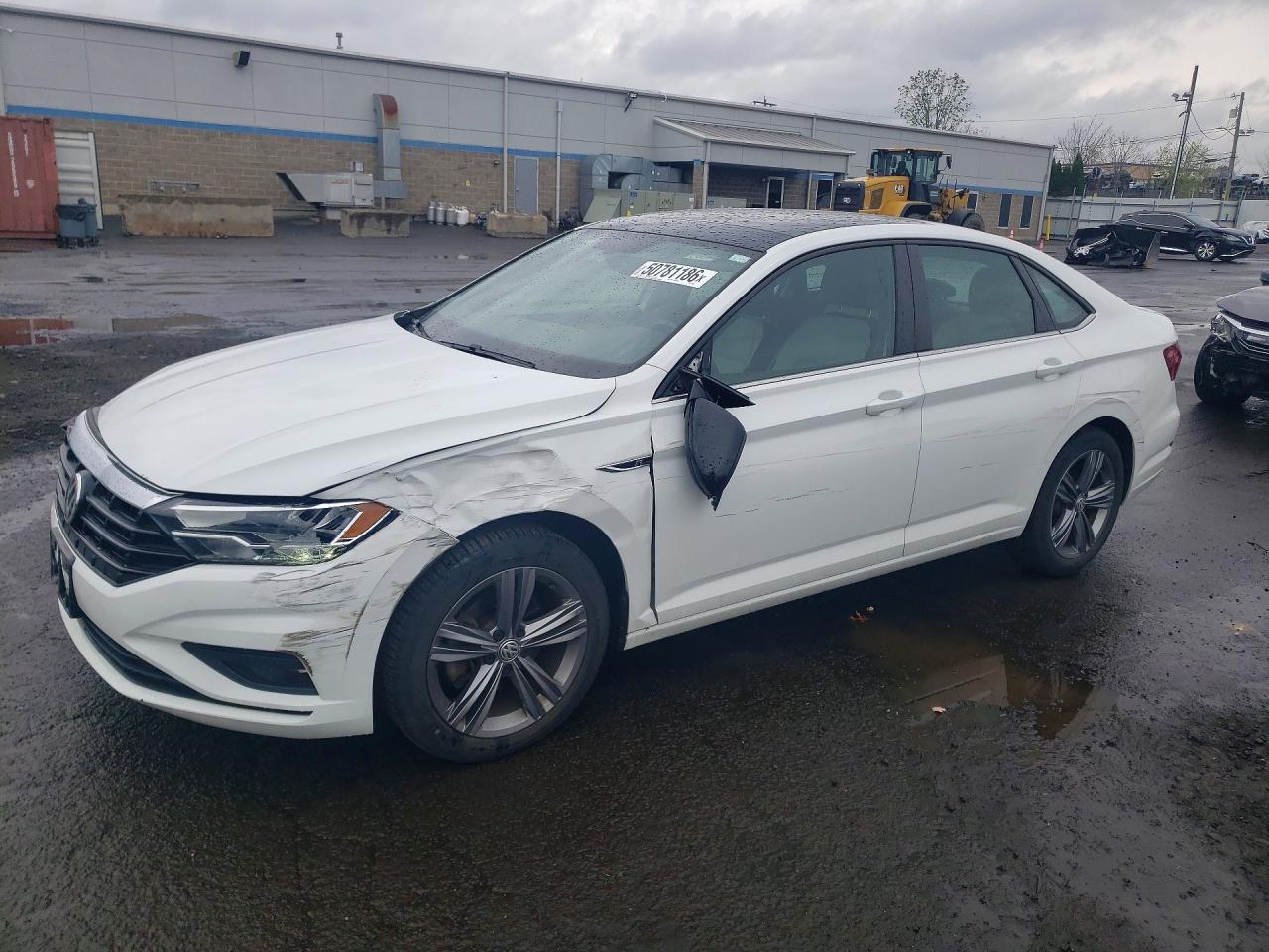Salvage Volkswagen Jetta Image