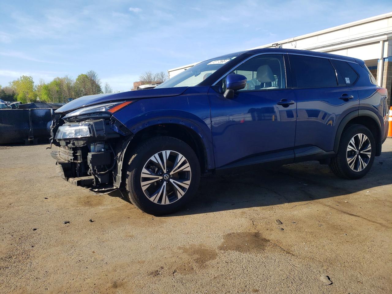 Salvage Nissan Rogue Image