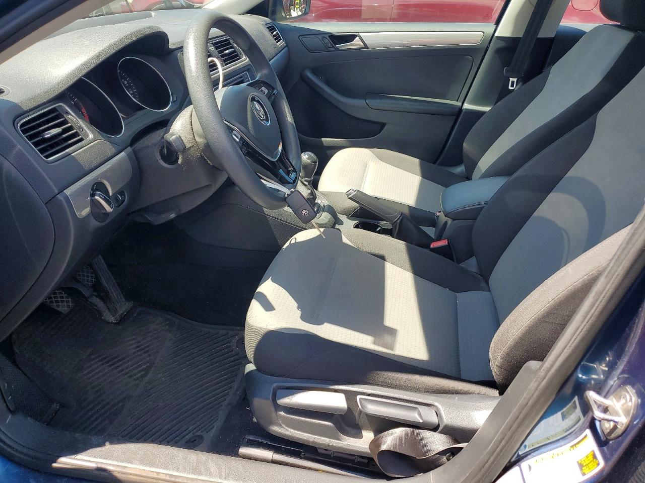 Volkswagen Jetta S