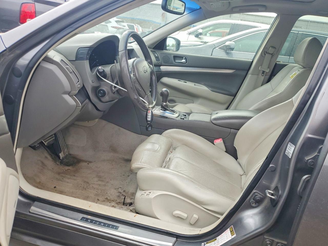 INFINITI G37 X