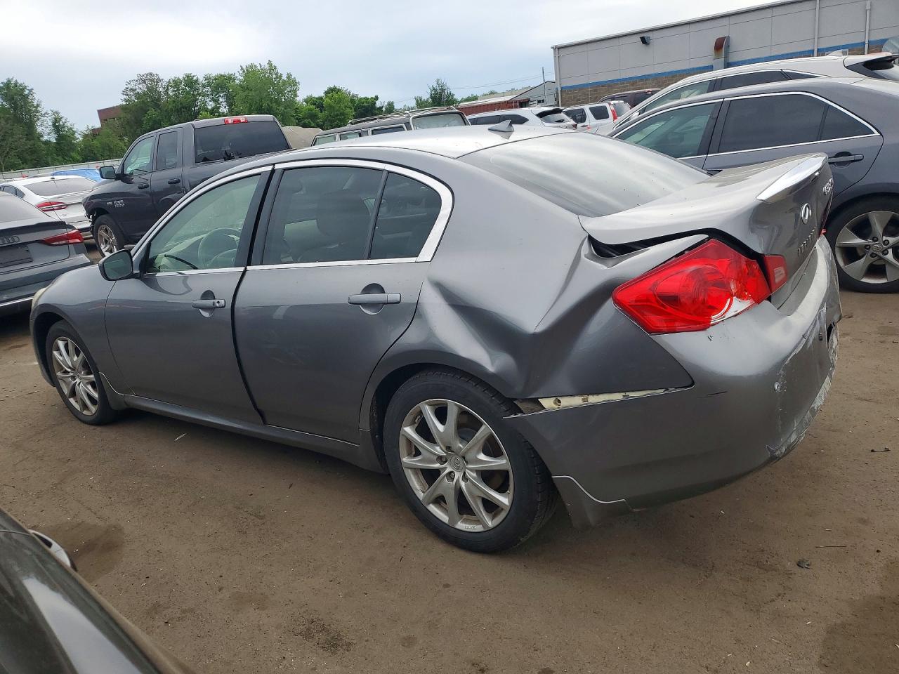 INFINITI G37 X