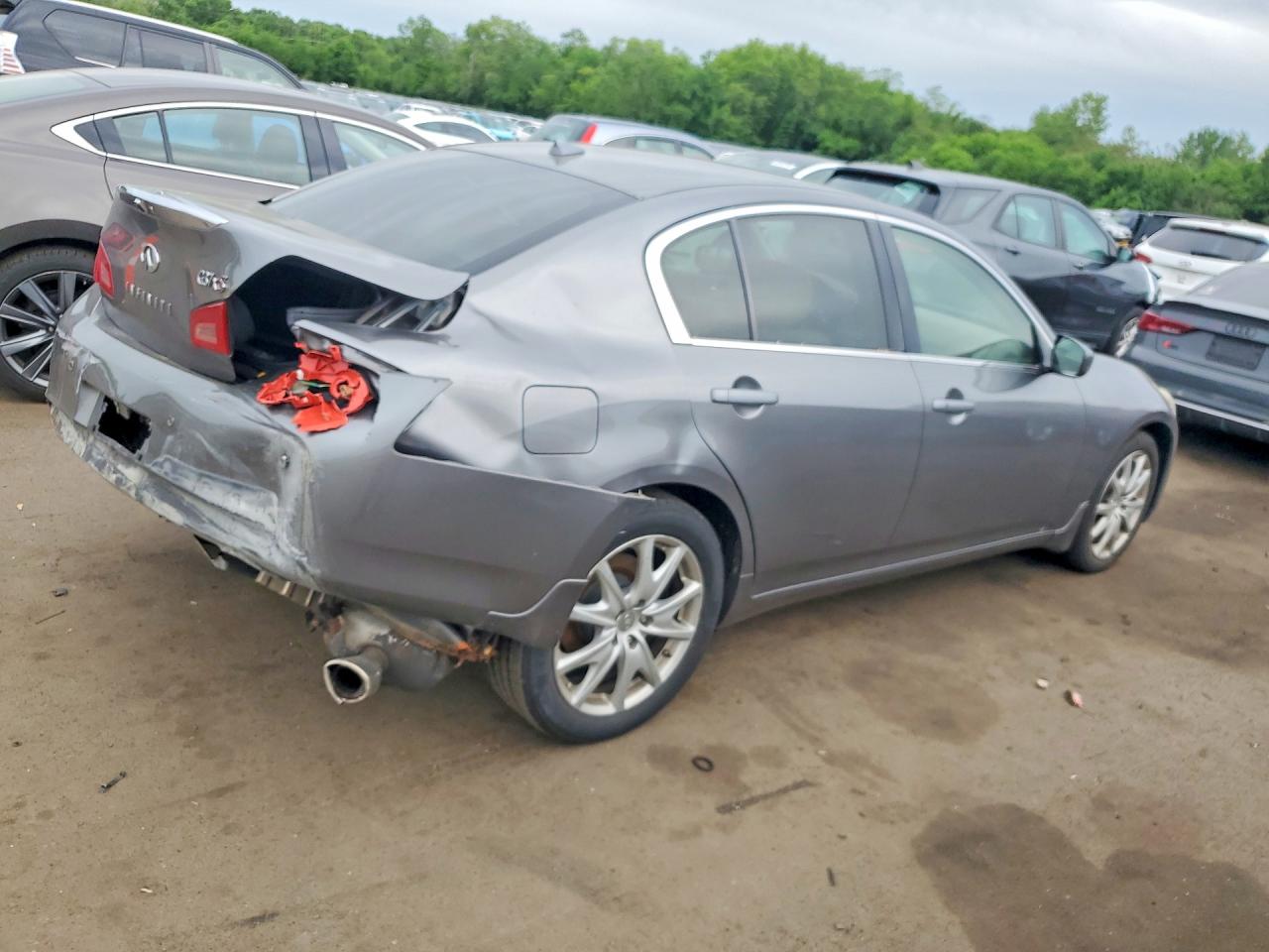 INFINITI G37 X