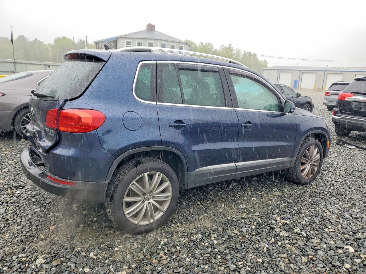 Volkswagen Tiguan S