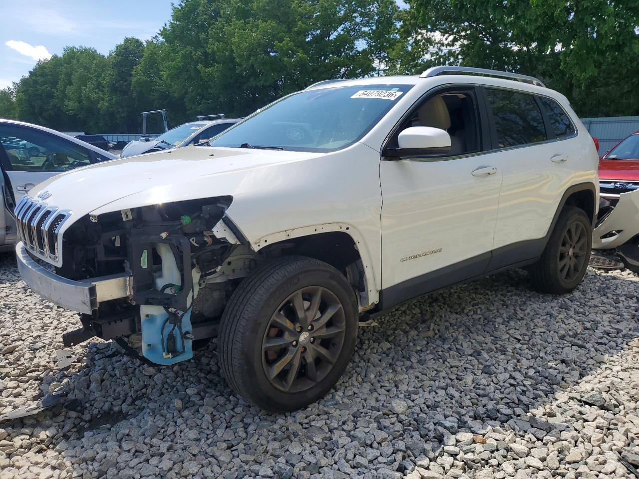 Salvage Jeep Cherokee Image