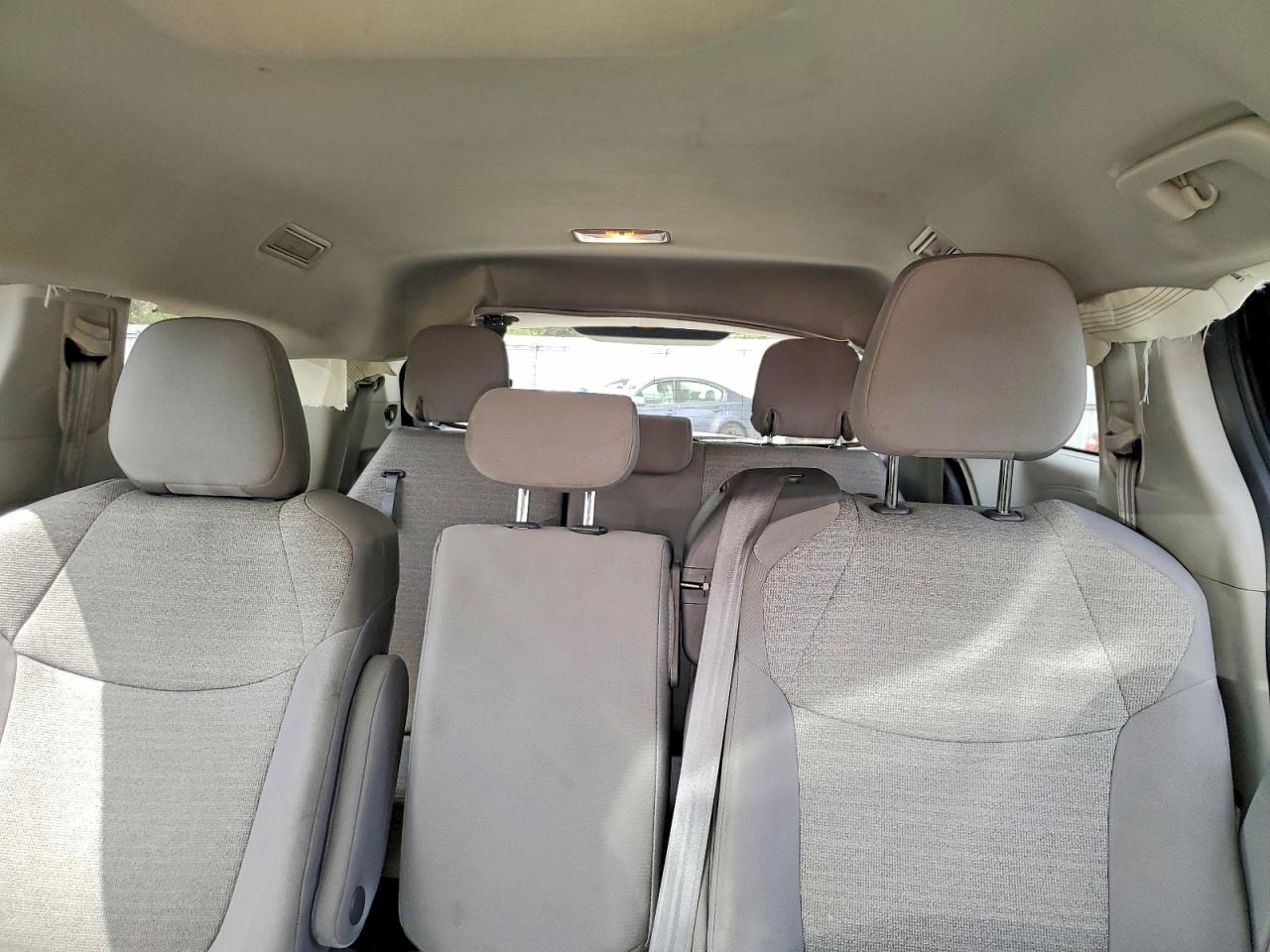 Toyota Sienna Le