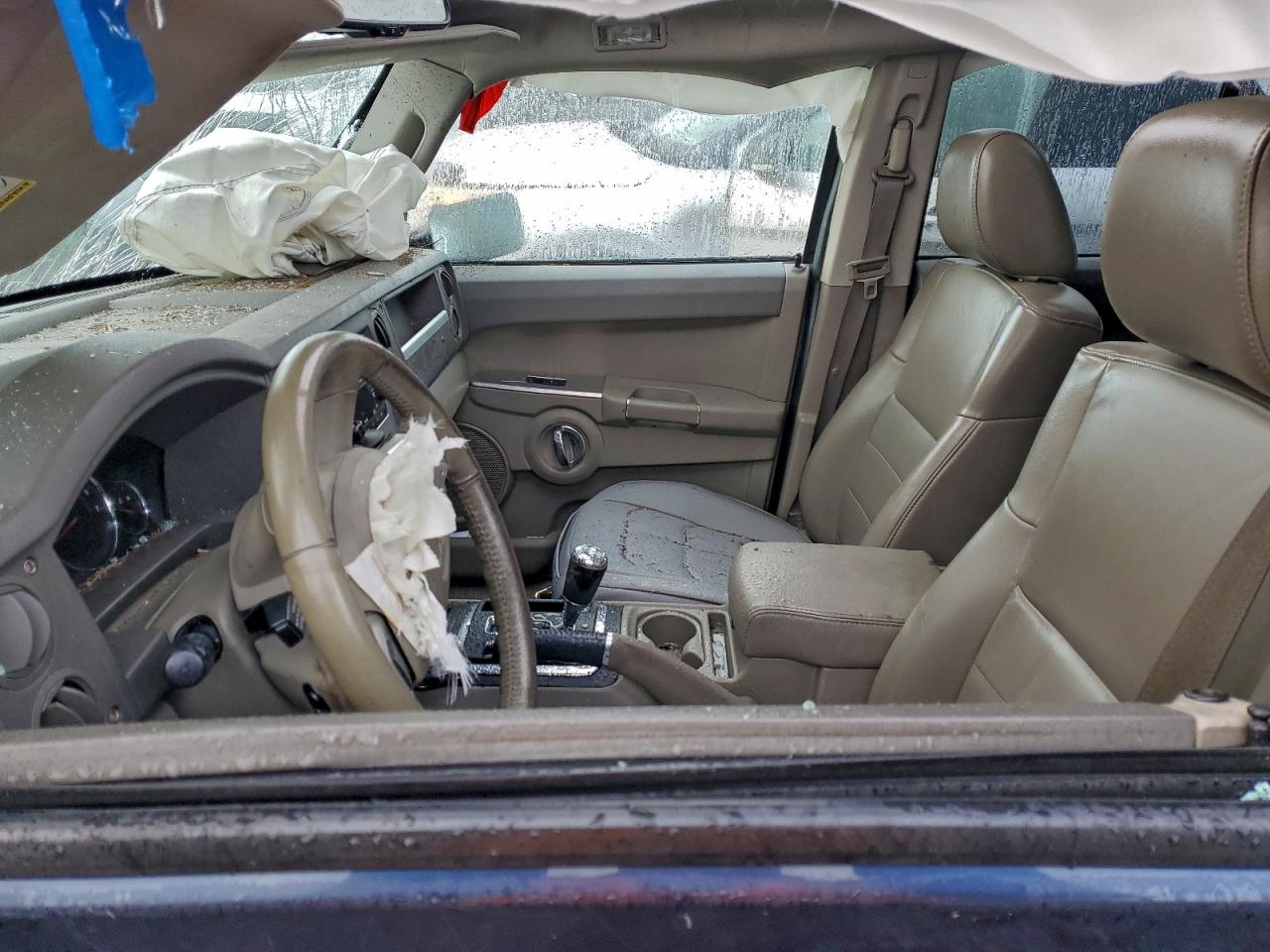 Jeep Commander Sport