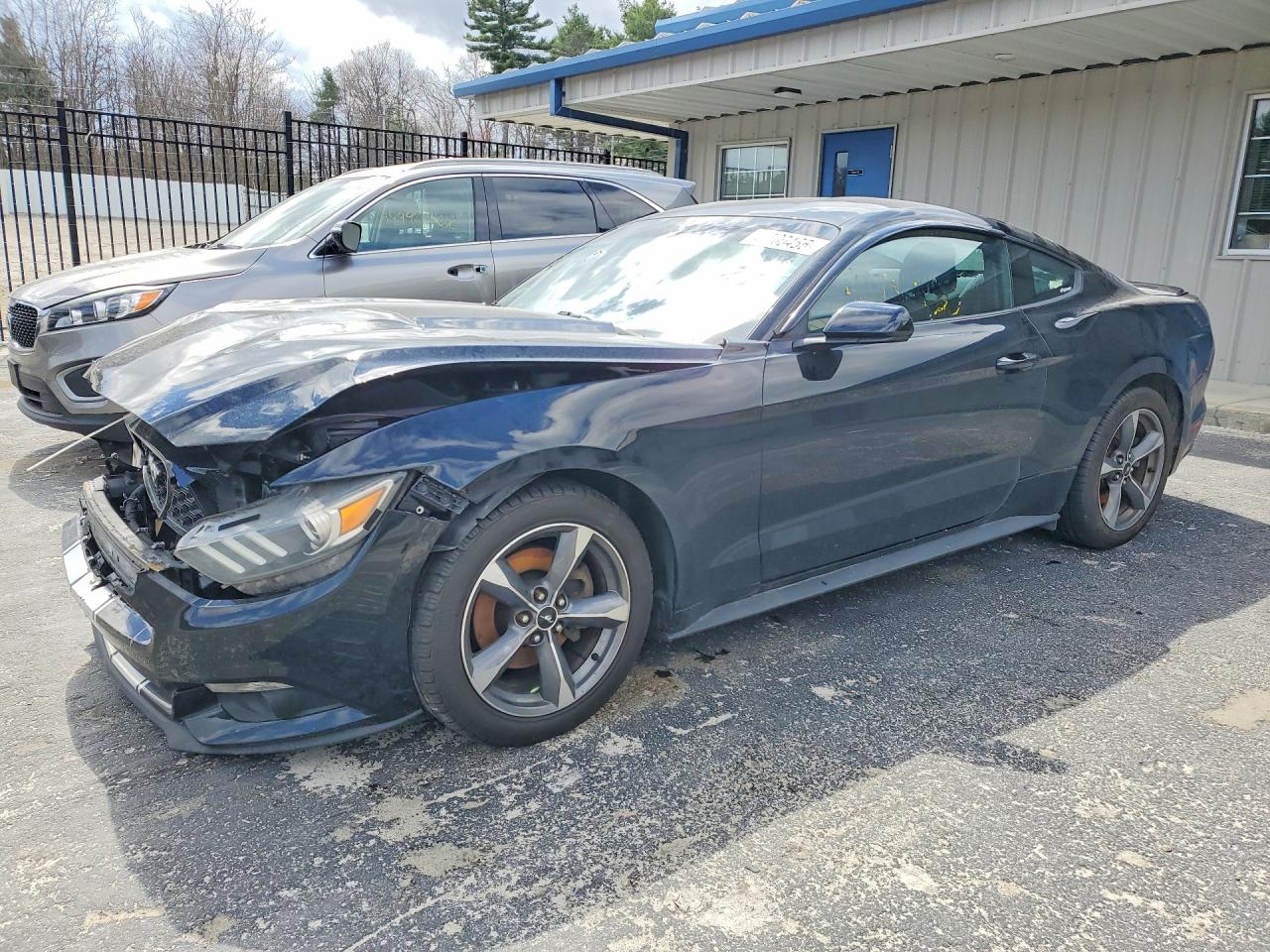 Salvage Ford Mustang Image