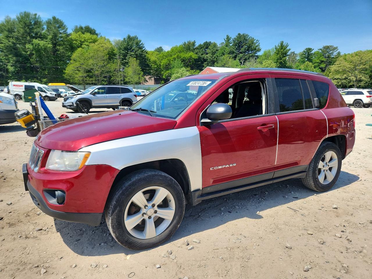 Salvage Jeep Compass Image
