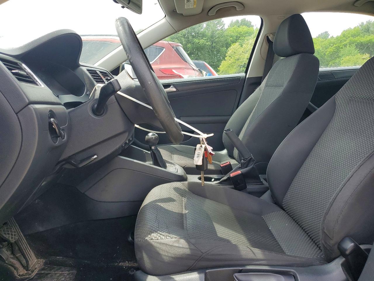 Volkswagen Jetta Base