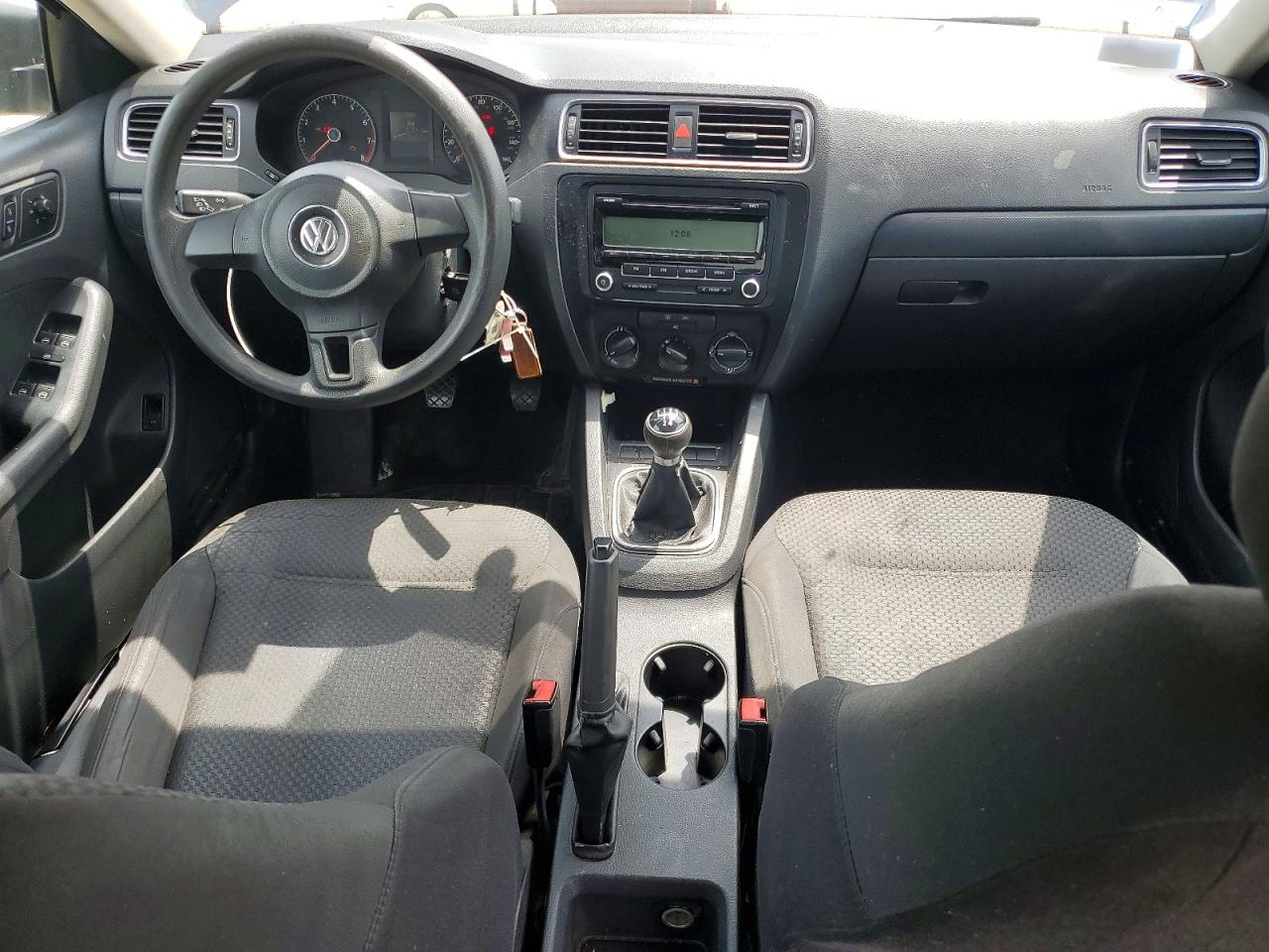 Volkswagen Jetta Base