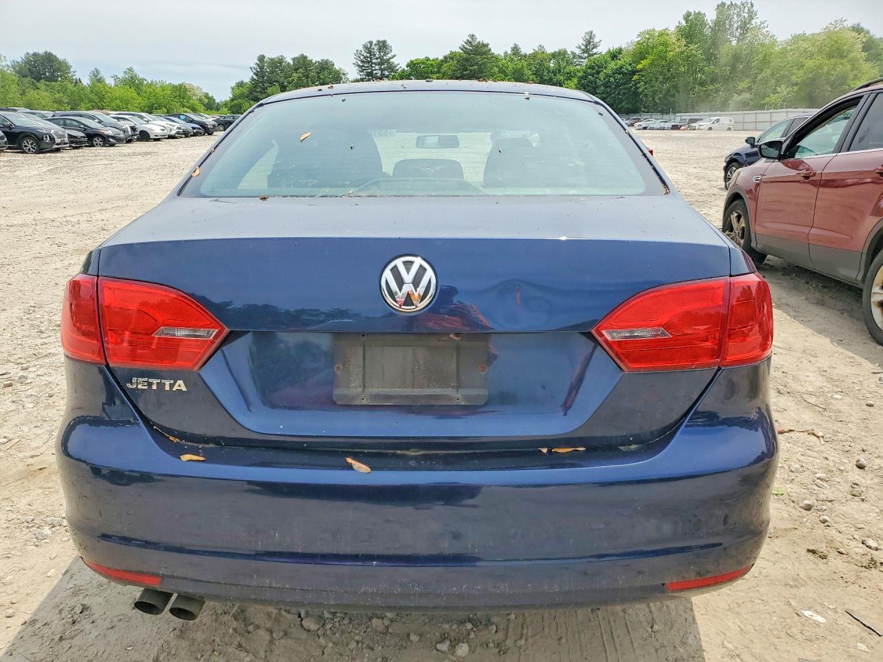 Volkswagen Jetta Base