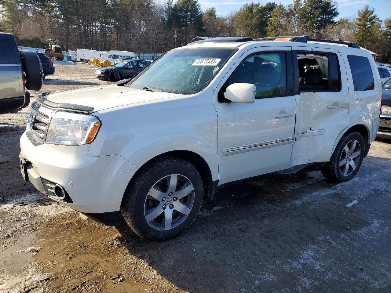 Salvage Honda Pilot Image