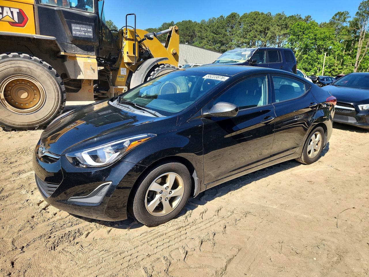 Salvage Hyundai ELANTRA Image